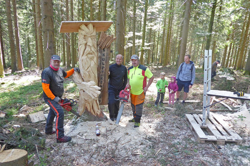 Fertige Holzskulptur